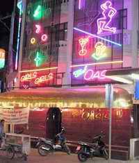 Club Oasis neon