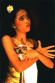 Bali dancing threatened by anto porn bill