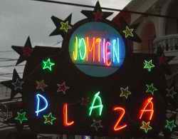 Jomtien Plaza arch