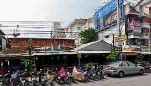 soi 9 beer bars